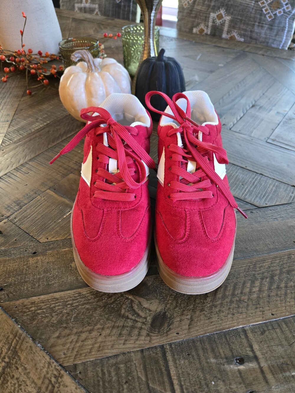 Lucky Step Retro Womens Red Suede Platform Sneakers with White Accent 7 Like New